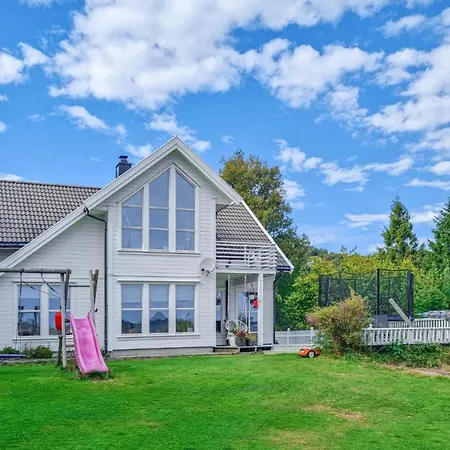 4 Bedroom In Farsund