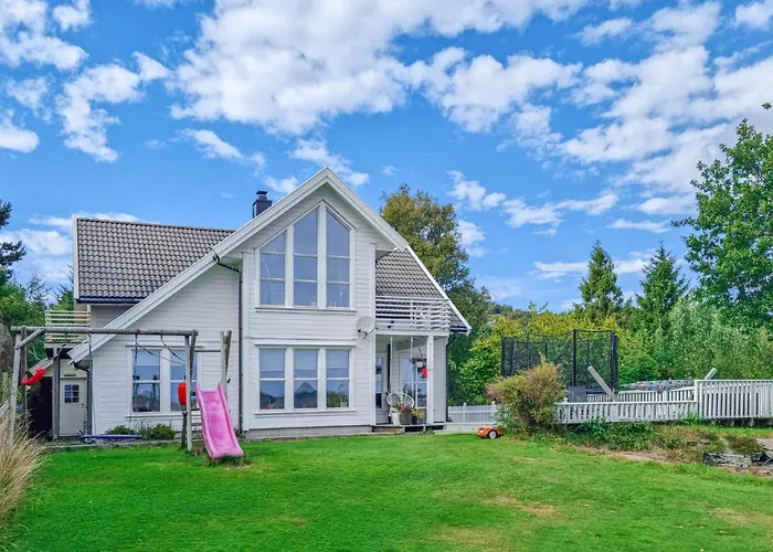 4 Bedroom In Farsund