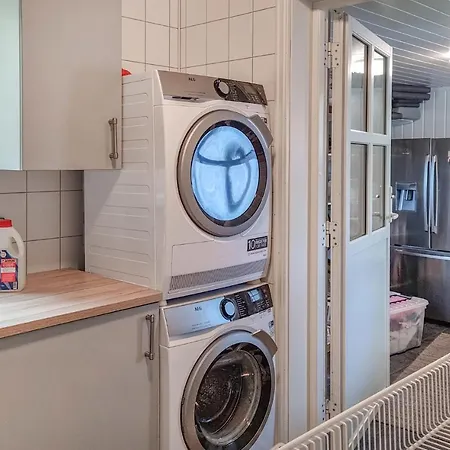別荘 4 Bedroom In ファールスン
